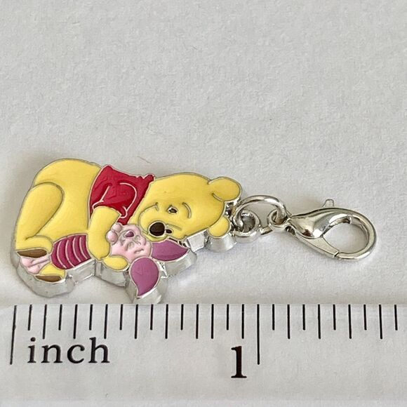 Vtg Disney Piglet Winnie the Pooh Clip On Charm Zipper Pull Purse Bag Signed - Picture 8 of 8